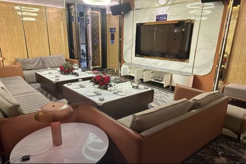 太原KTV包厢预订_太原著名娱乐场所蓝黛国际夜总会,玩法丰富,等你来享.